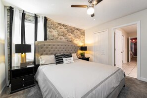 9 habitaciones, tabla de planchar con plancha, wifi y ropa de cama 