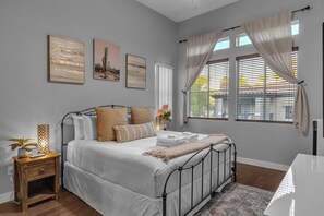 2 bedrooms, iron/ironing board, free WiFi, bed sheets