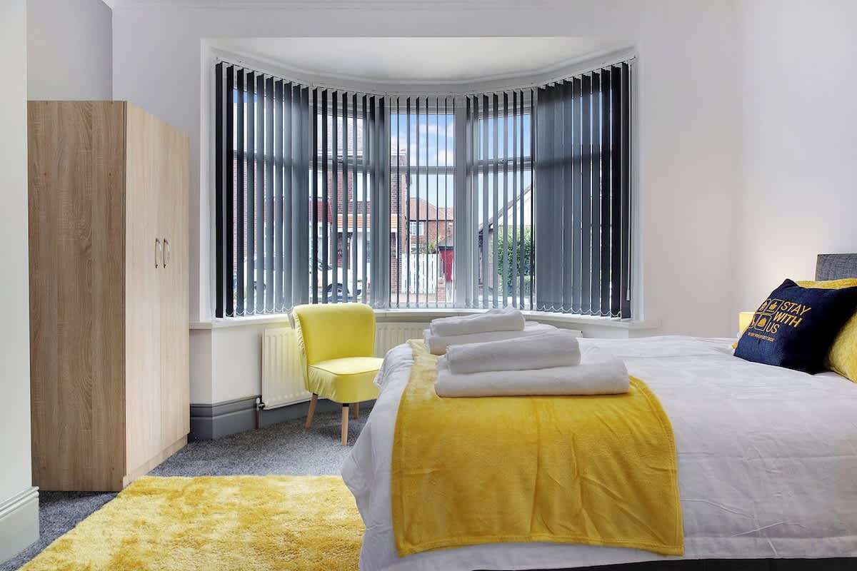 3 habitaciones, tabla de planchar con plancha, internet y ropa de cama 