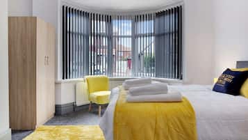 3 bedrooms, internet, bed sheets