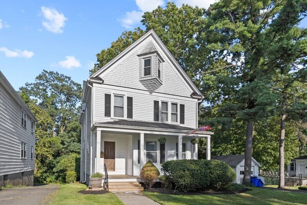 Exterior - Prime West Hartford Center Location: Historic Gem (West Hartford)