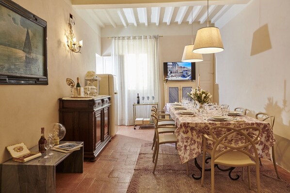 Dining - Beautiful apartment for 6 guests with A/C, WIFI and panoramic view (Cortona)