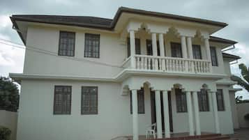 Mặt tiền nơi lưu trú