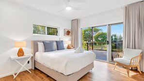 4 bedrooms, WiFi, bed sheets