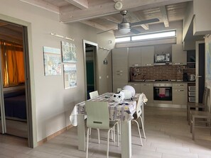 Refrigerador, microondas, horno, lavavajillas
