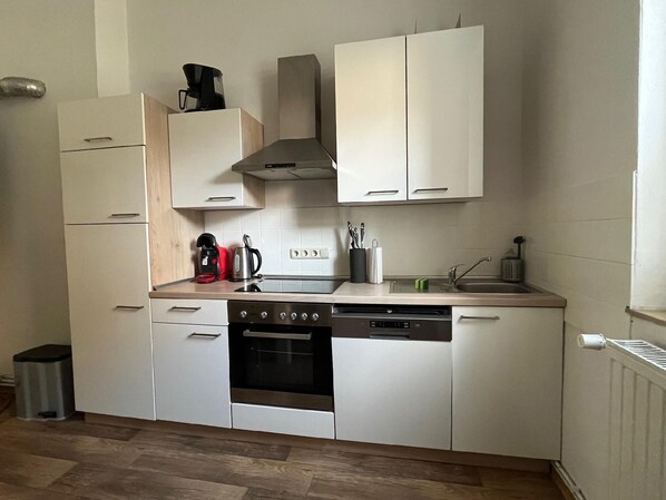 Køleskab, mikrobølgeovn, ovn, opvaskemaskine