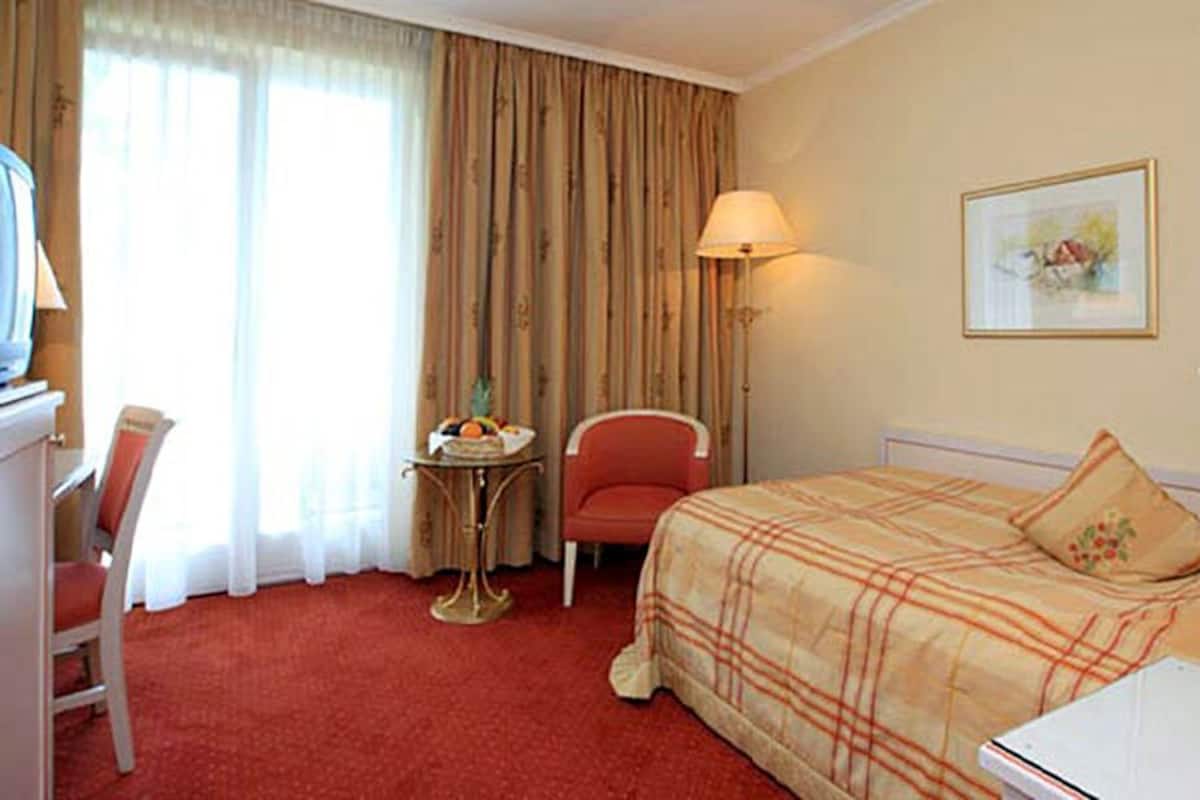 Phòng đơn cơ bản | Bộ đồ giường kháng dị ứng, chăn bông, minibar, két bảo mật tại phòng 