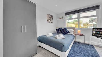 Studio | Iron/ironing board, free WiFi, bed sheets