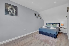 Studio - Remarkable Serviced Room West Drayton London UB7 (West Drayton)