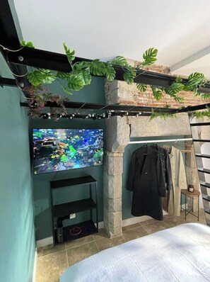 1 camera, Wi-Fi, lenzuola