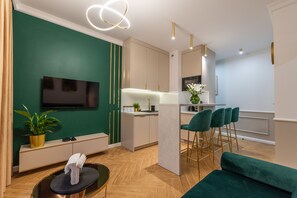 Comfort Apartment | Hypo-allergenic bedding, individually decorated, individually furnished