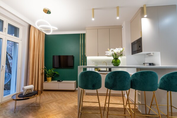 Comfort Apartment | Hypo-allergenic bedding, individually decorated, individually furnished