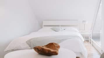 1 bedroom, desk, iron/ironing board, WiFi (free)