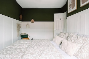 3 bedrooms, free WiFi, bed sheets