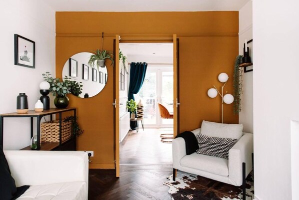 House | 3 bedrooms, free WiFi, bed sheets