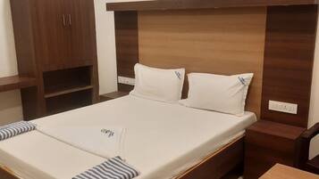 Basic Double Room | Free WiFi