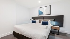 2 Schlafzimmer, Schreibtisch, Bügeleisen/Bügelbrett, kostenloses WLAN