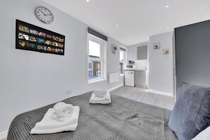 Studio | Interior - Lovely 1-bed Studio in West Drayton (West Drayton)