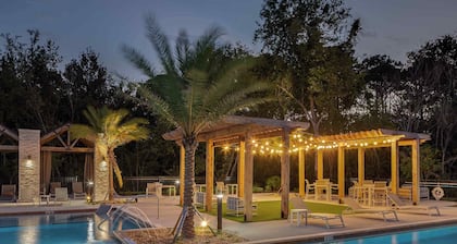 Vintage Amelia Island Apartments
