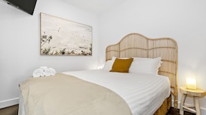 2 bedrooms, iron/ironing board, free WiFi