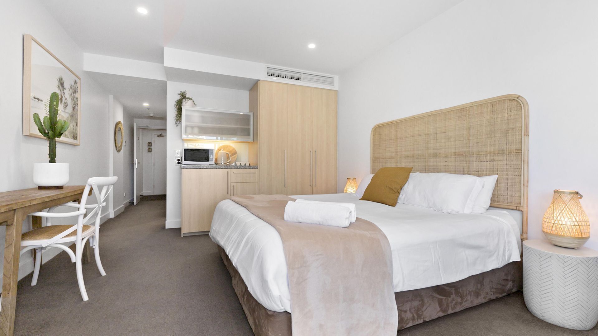 2 bedrooms, iron/ironing board, free WiFi