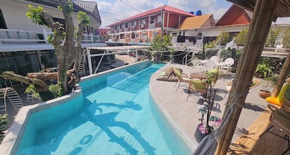 Hideout Hostel