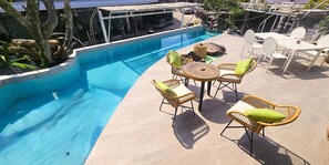 Hồ bơi ngoài trời 