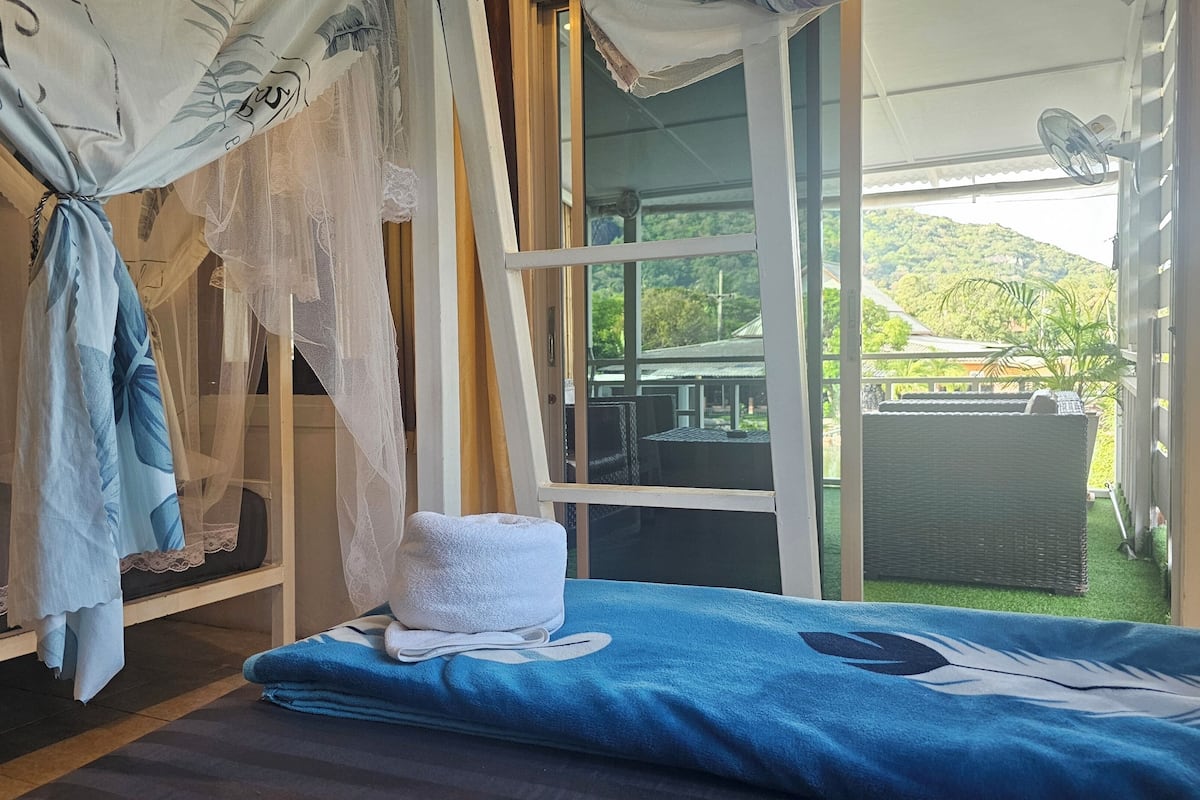 豪華共用宿舍, 男女混合宿舍, 露台, 湖畔 | 免費無線上網、床單