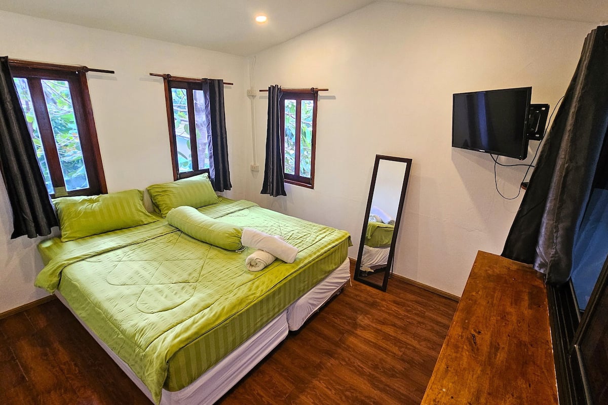 Standard Room | Free WiFi, bed sheets