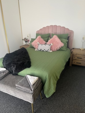 3 bedrooms, iron/ironing board, travel crib, WiFi