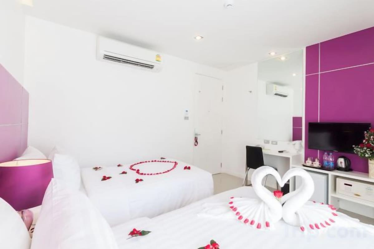 In-room safe, blackout drapes, WiFi (free), bed sheets