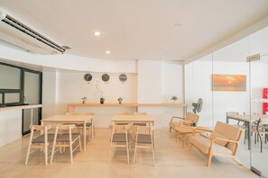 Lobby sitting area - Patong Diamond Hotel (Patong)