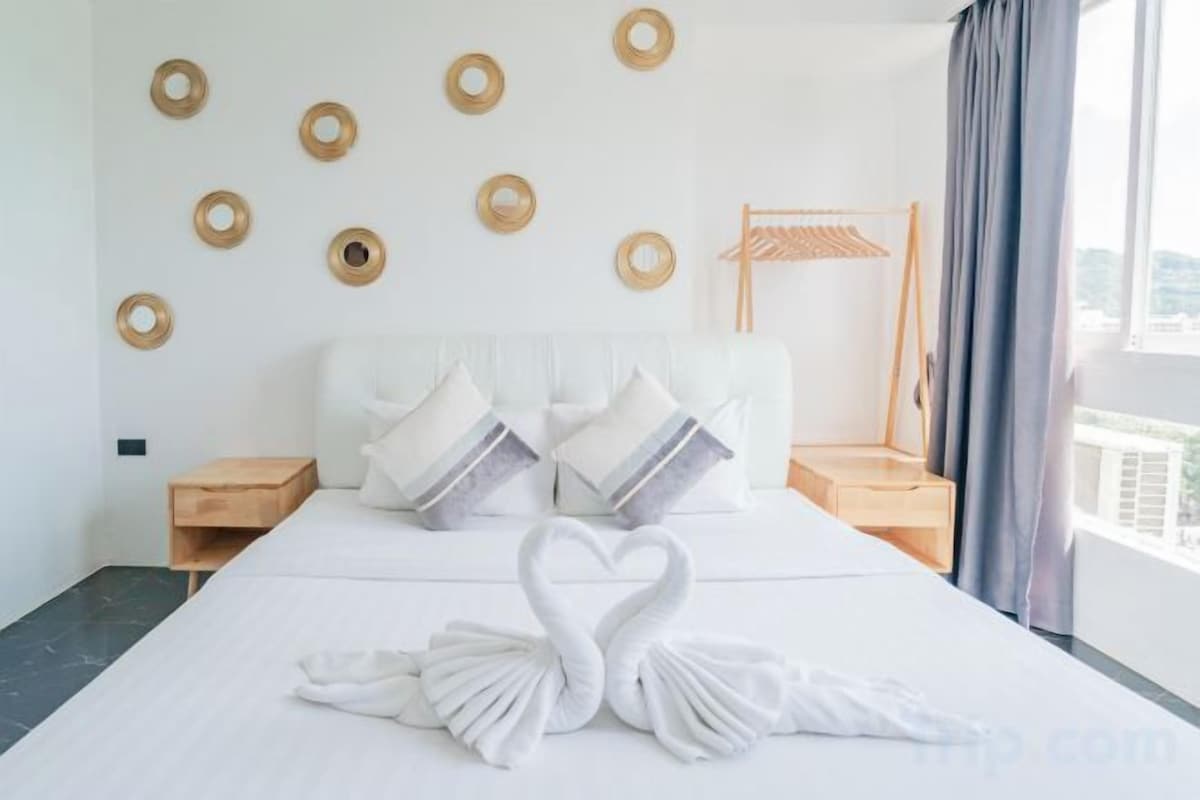 Een kluis op de kamer, verduisterende gordijnen, gratis wifi, beddengoed