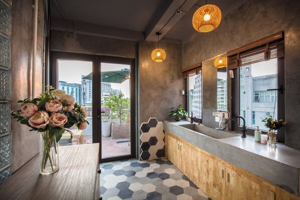 Apartament destacat | Bany | Dutxa, assecador de cabells, tovalloles i xampú