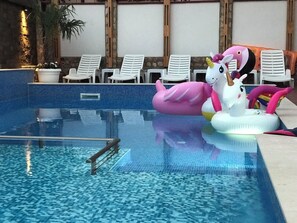 Seasonal outdoor pool - Aurora Guest House (Varna)