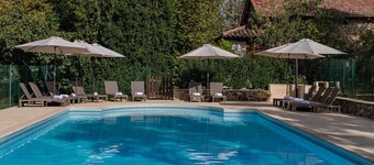 Entire estate-3 charming houses -16 pers. Private forest&pool -30 min from Agen