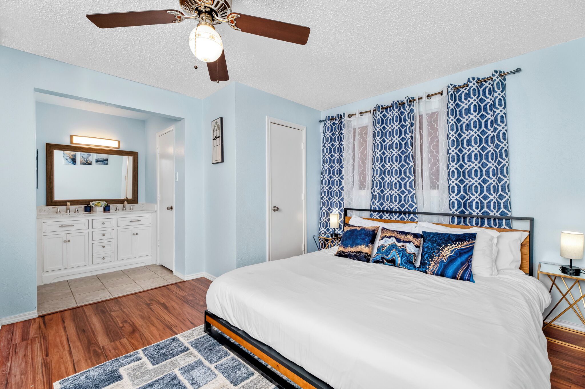 3 makuuhuonetta, silitysrauta/-lauta, Wi-Fi, vuodevaatteet