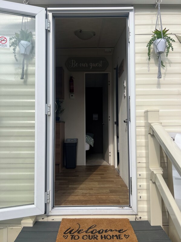 Cabin | Exterior