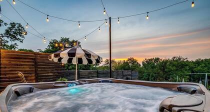 Sauna Retreat on the Water | Lakefront Pool • 12