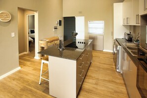 Elite Apartment | Private kitchen | Full-sized fridge, microwave, oven, stovetop - Nivica Lifestyle Living 64, Langebaan 4-Sleeper (Langebaan)