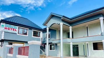 Mặt tiền nơi lưu trú