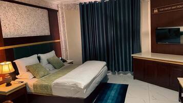 Deluxe Double Room | Free WiFi, bed sheets
