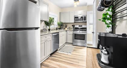 Boho Chic: Luxury Short-Term Rental in Atlanta | Pet-Friendly 3BR Near Downtown