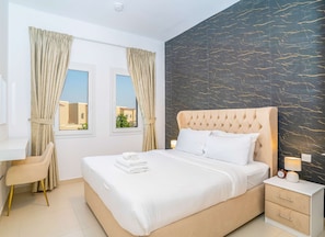 4 bedrooms, free WiFi - Spacious 3-Bedroom Maid's Villa  (Dubai)