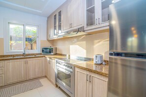 冰箱、微波炉、洗碗机