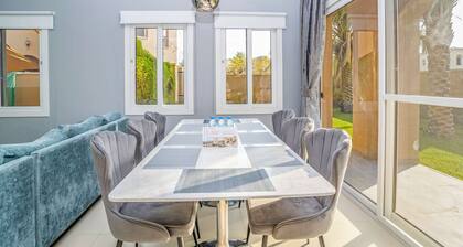 Spacious 3-Bedroom Maid's Villa