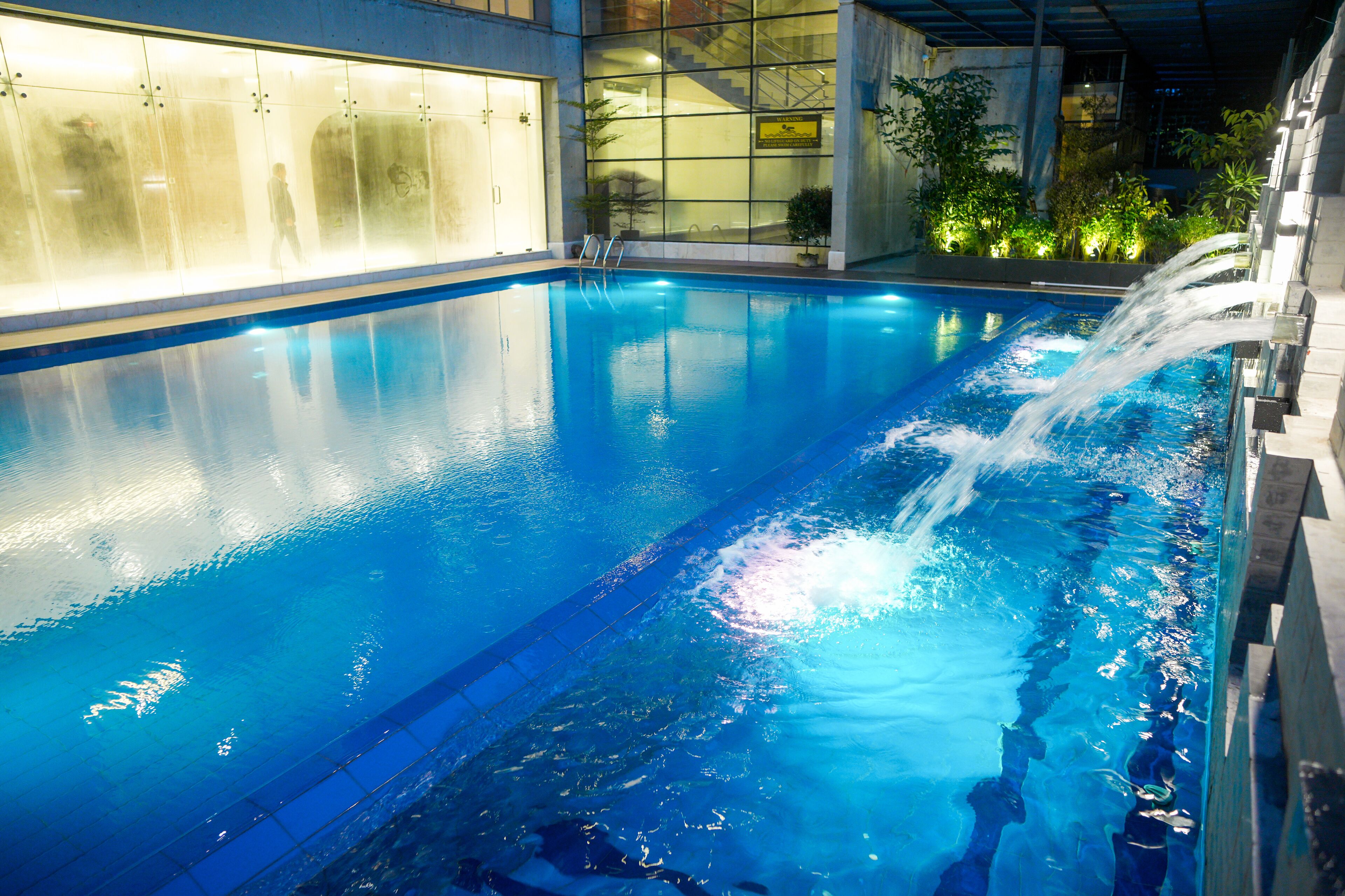 Indendørs pool