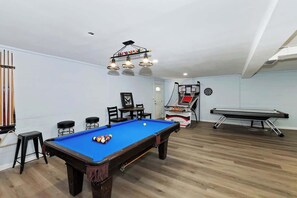 Game room - Inyo Happy Place (Sugarloaf)