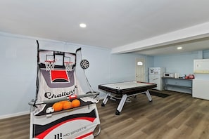 Games room - Inyo Happy Place I Game Room + Fireplace (Sugarloaf)