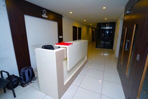 ฝ่ายต้อนรับ